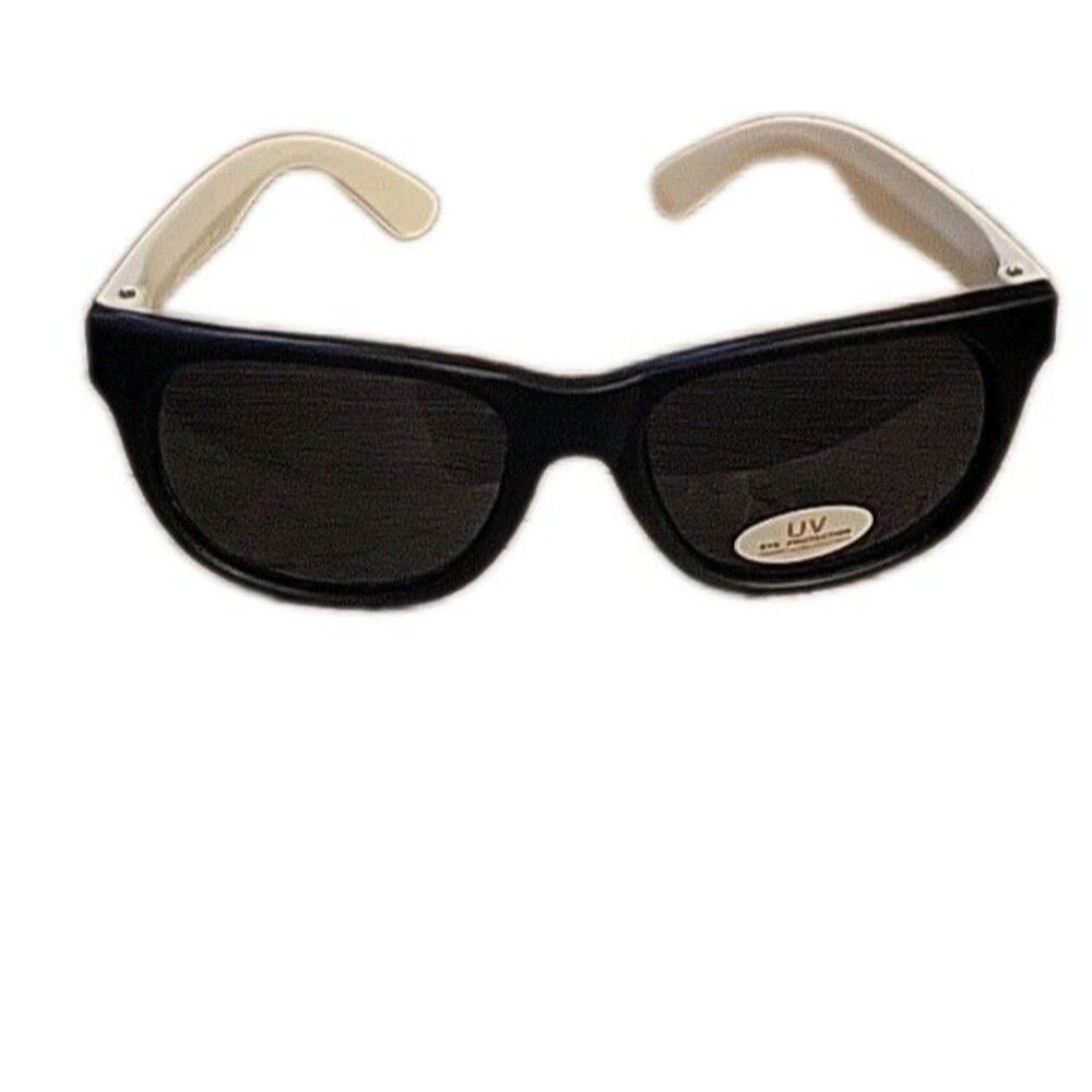 Vineyard Vines White And Black Sunglasses New Unisex
